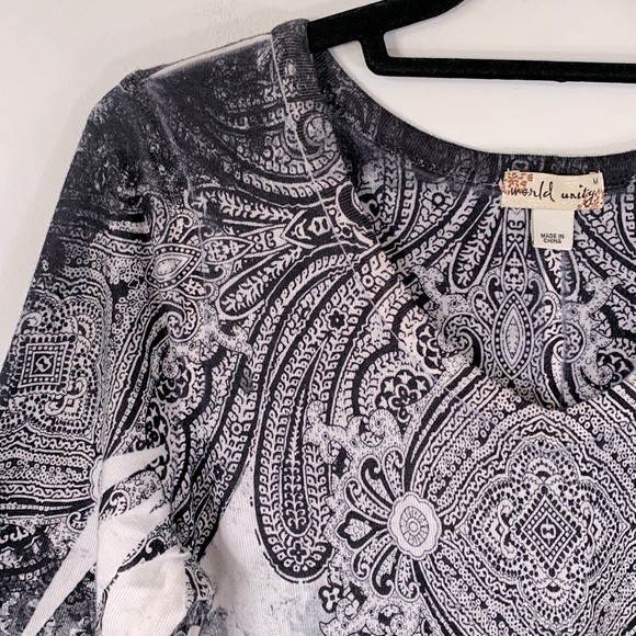World Unity Star Ace Embellished Women’s Size M Black White Paisley Tunic Top - Picture 5 of 13